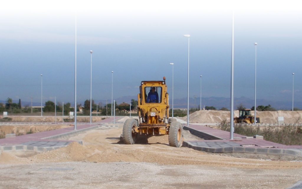 Desarrollo integral de planes urbanísticos, desde su gestión administrativa como agente urbanizador hasta la ejecución de las obras. Aglomerados del sureste cuenta con un gabinete jurídico especializado en dichas labores así como los medios técnicos adecuados para la elaboración de los proyectos necesarios